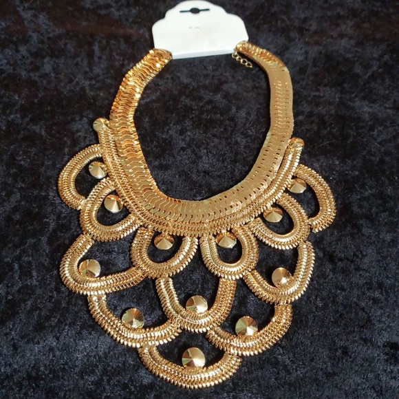 NWT Gorgeous Statement necklace. Bronze gold - Picture 4 of 7
